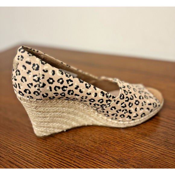 Toms Women's Size 9.5 Michelle Cheetah Print Heel Slip On Wedge Peep Toe MINT - Picture 8 of 12